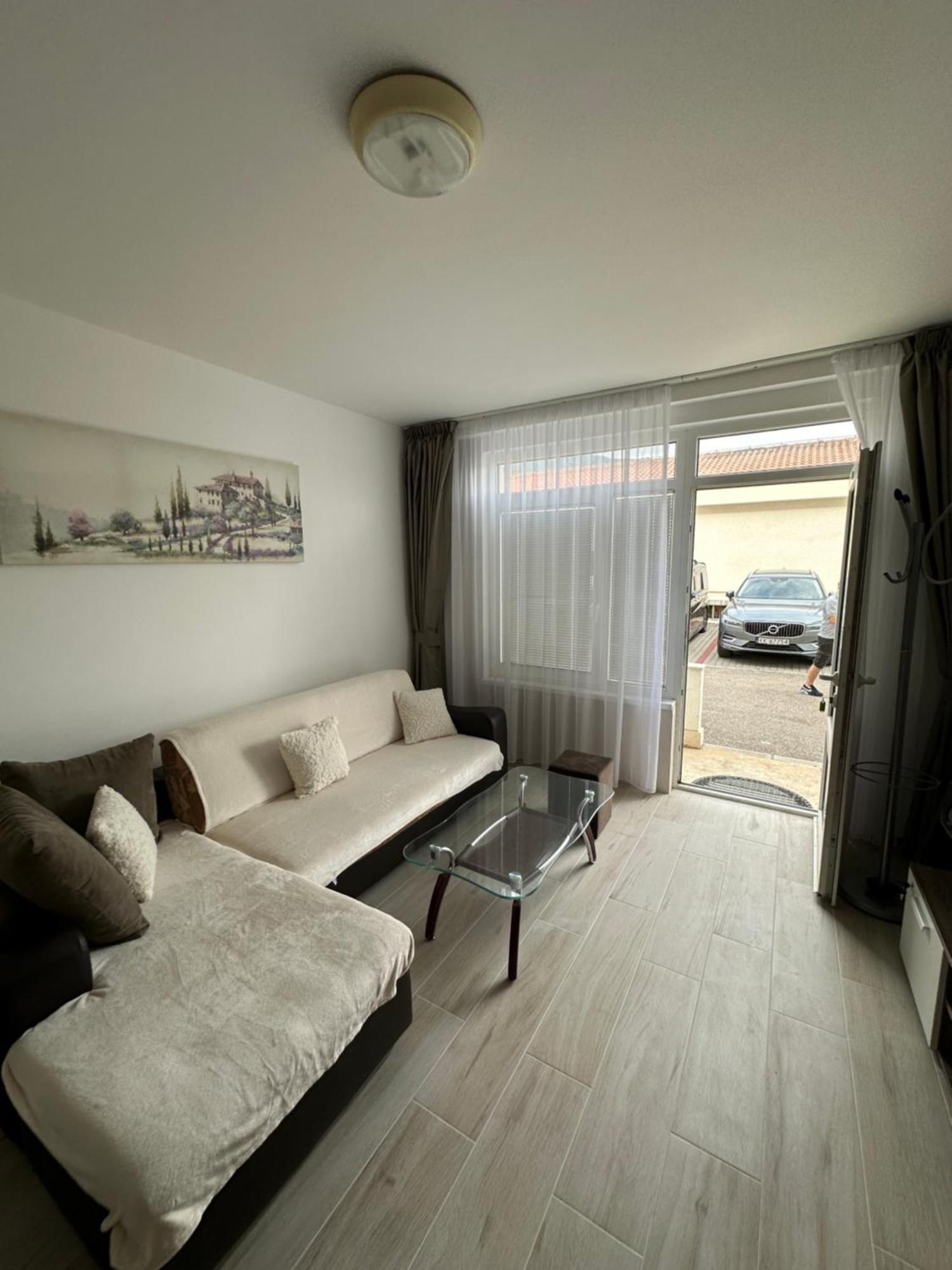 Irish Complex Budua